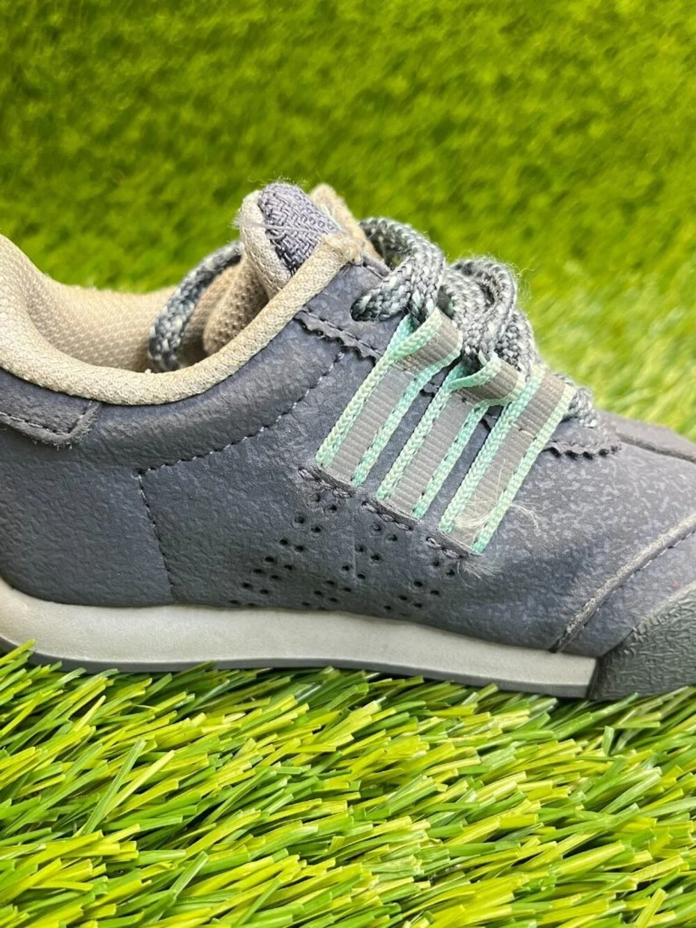 Adidas Samoa Toddler Size 4K Gray White‎ Athletic Walking Leather Shoes Sneakers